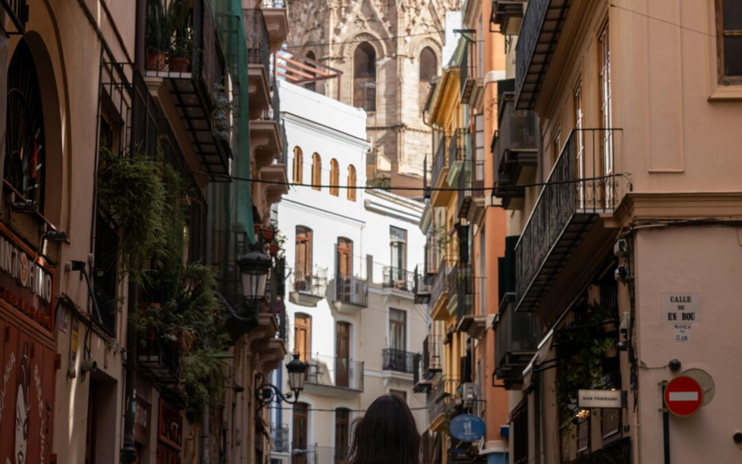 Invierte en Valencia, España: Descubre 5 Razones por las que Auraad Giammona es tu Mejor Elección como Personal Shopper Inmobiliario